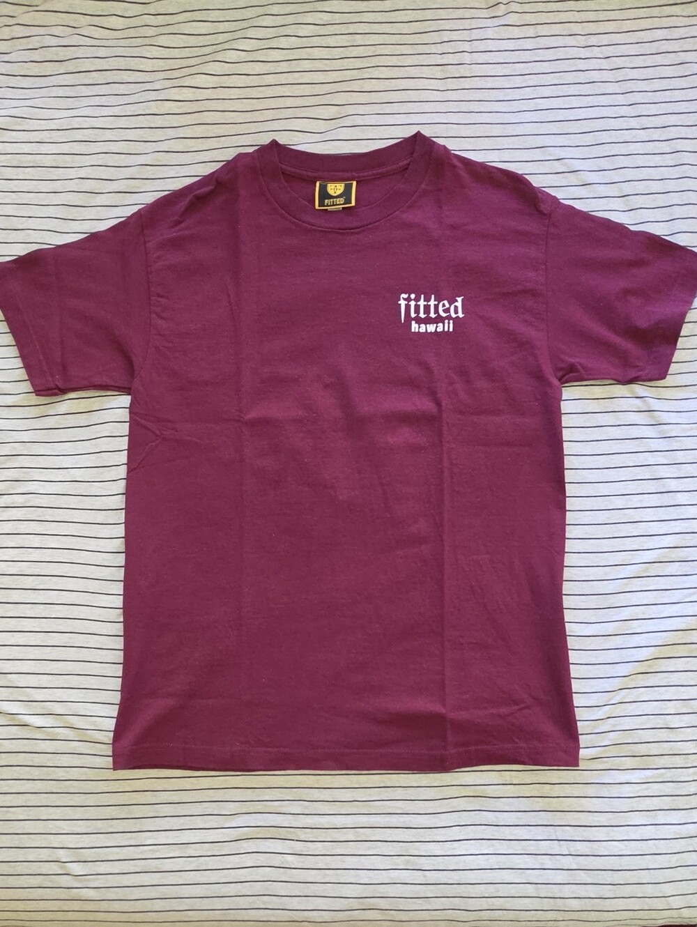 Fitted Hawaii Maroon Tee